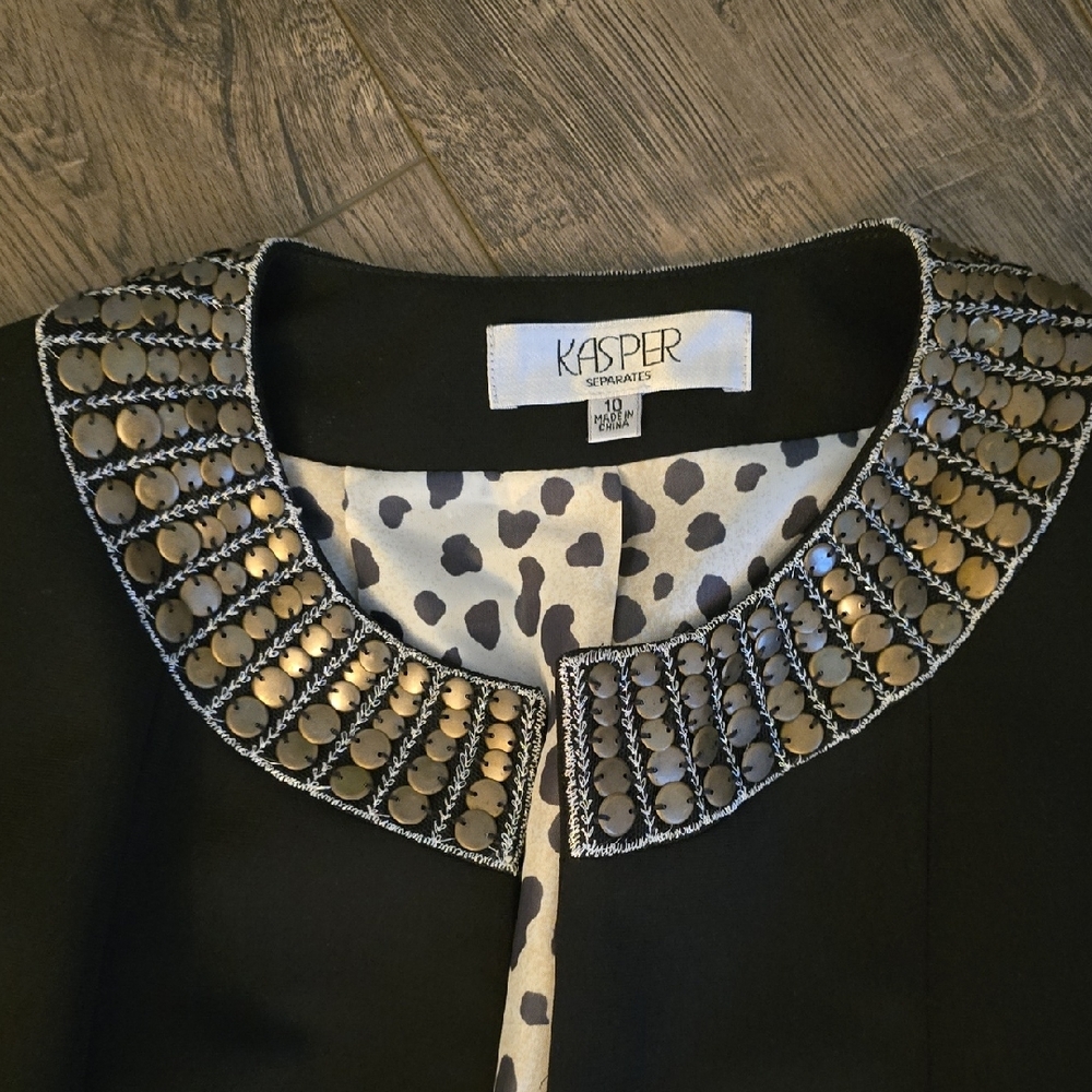 Kasper Black Cropped Blazer with Embellished Collar - Picture 3 of 5